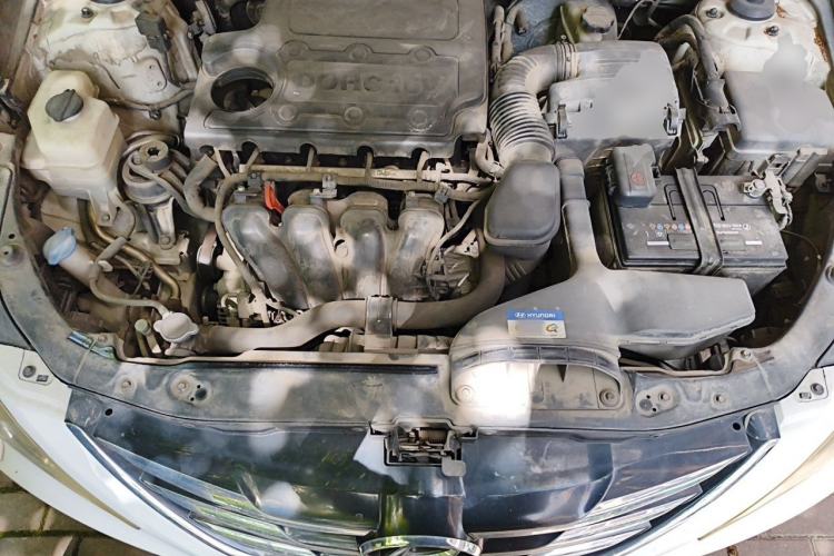 Used Hyundai Sonata 2014 2.4L Automatic Luxury Version China IV Standard Engine Bay