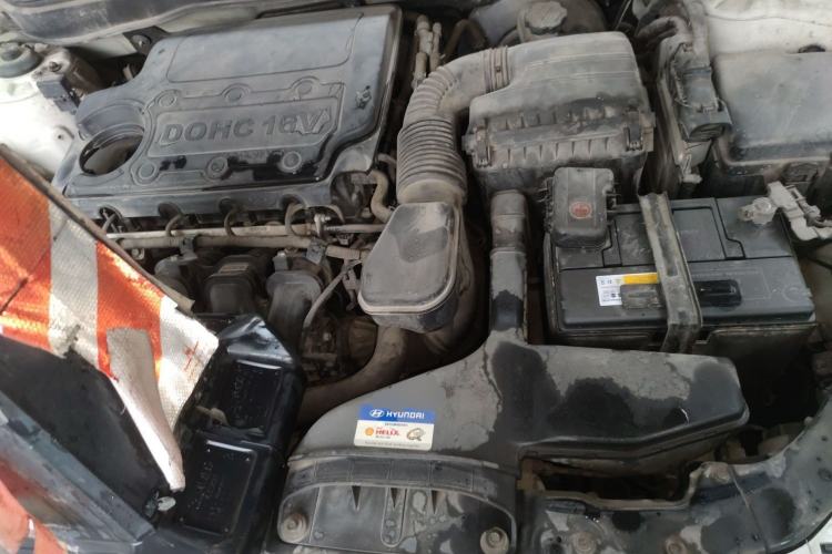 Used Hyundai Sonata 2014 2.4L Automatic Luxury Version China IV Standard Engine Bay