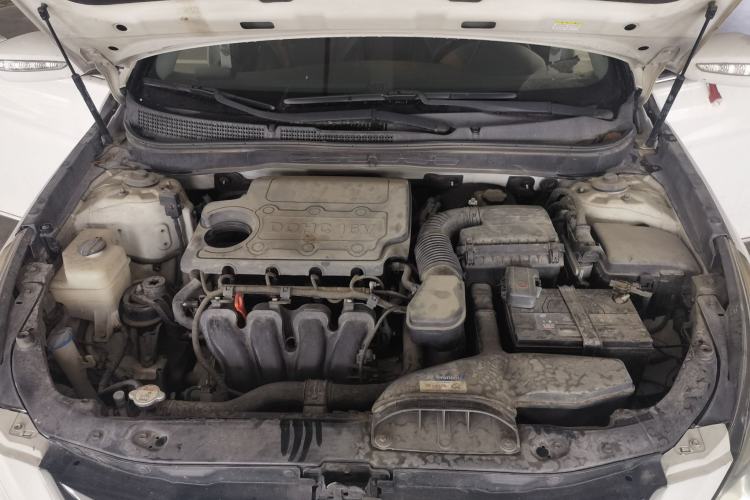 Used Hyundai Sonata 2014 2.4L Automatic Luxury Version China IV Standard Engine Bay