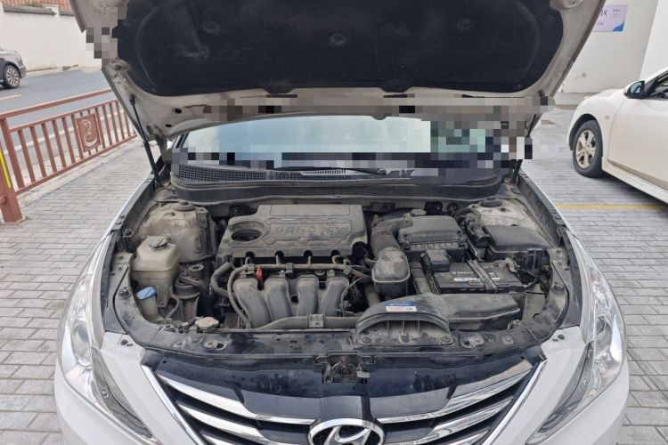 Used Hyundai Sonata 2014 2.4L Automatic Leading Edition China IV Standard Engine Bay