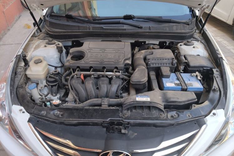 Used Hyundai Sonata 2014 2.4L Automatic Leading Edition China IV Standard Engine Bay