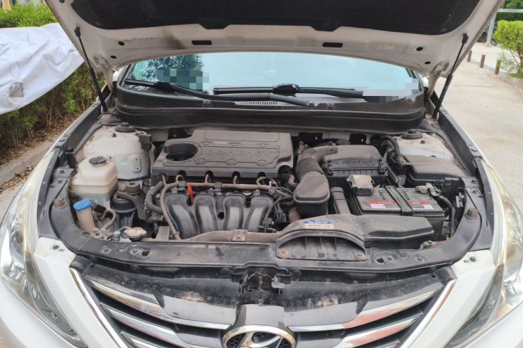 Used Hyundai Sonata 2014 2.4L Automatic Leading Edition China IV Standard Engine Bay