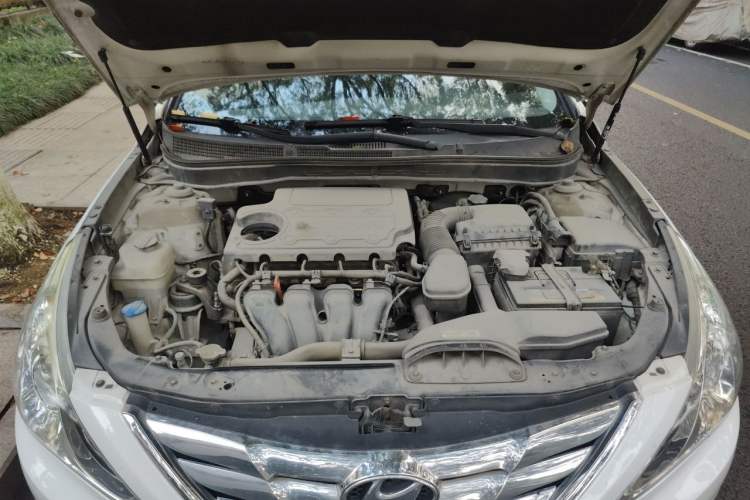 Used Hyundai Sonata 2014 2.4L Automatic Leading Edition China IV Standard Engine Bay