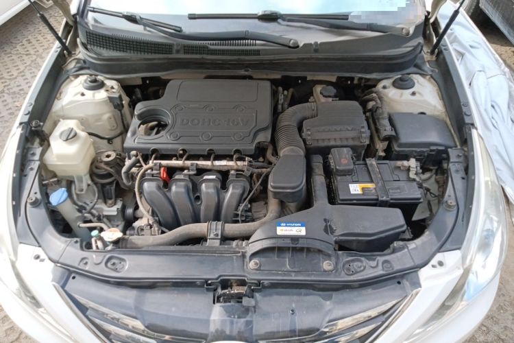 Used Hyundai Sonata 2014 2.4L Automatic Leading Edition China IV Standard Engine Bay