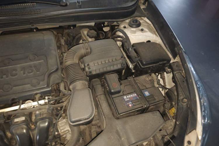 Used Hyundai Sonata 2014 2.4L Automatic Luxury Version China IV Standard Engine Bay Left