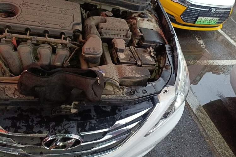 Used Hyundai Sonata 2014 2.4L Automatic Leading Edition China IV Standard Engine Bay Left