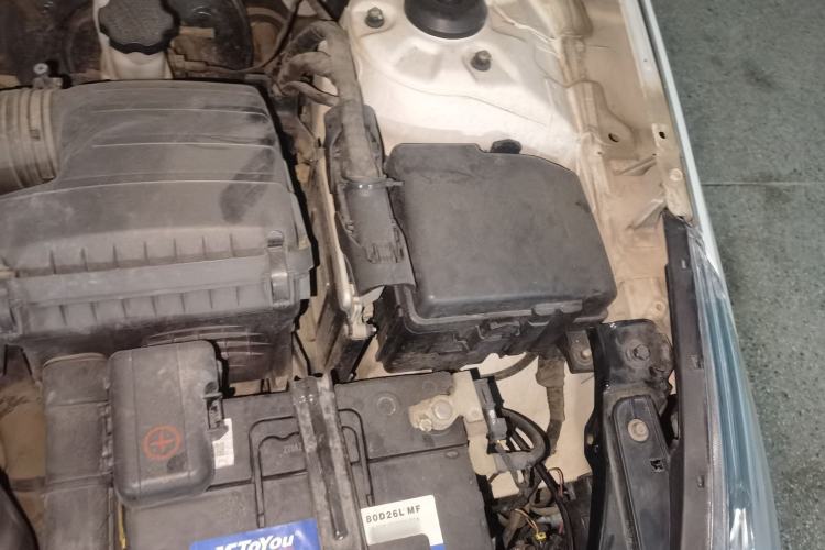 Used Hyundai Sonata 2014 2.4L Automatic Luxury Version China IV Standard Engine Bay Left