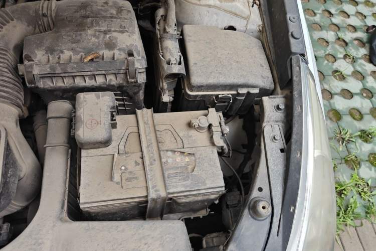 Used Hyundai Sonata 2014 2.4L Automatic Leading Edition China IV Standard Engine Bay Left