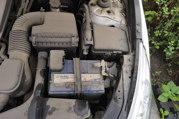 Used Hyundai Sonata 2014 2.4L Automatic Leading Edition China IV Standard Engine Bay Left