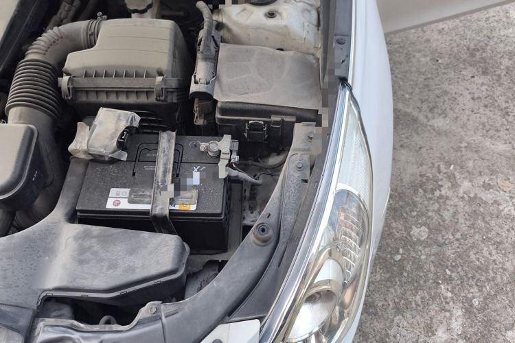 Used Hyundai Sonata 2014 2.4L Automatic Luxury Version China IV Standard Engine Bay Left
