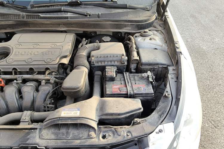 Used Hyundai Sonata 2014 2.4L Automatic Luxury Version China IV Standard Engine Bay Left
