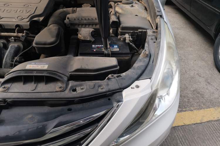 Used Hyundai Sonata 2014 2.4L Automatic Leading Edition China IV Standard Engine Bay Left