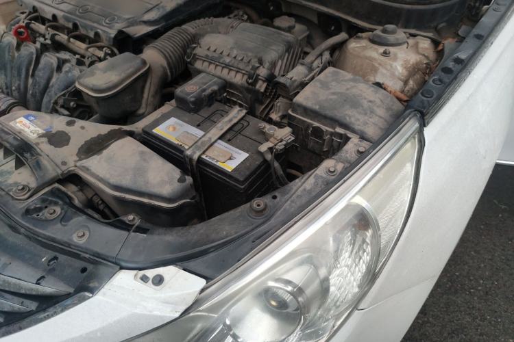 Used Hyundai Sonata 2014 2.4L Automatic Leading Edition China IV Standard Engine Bay Left