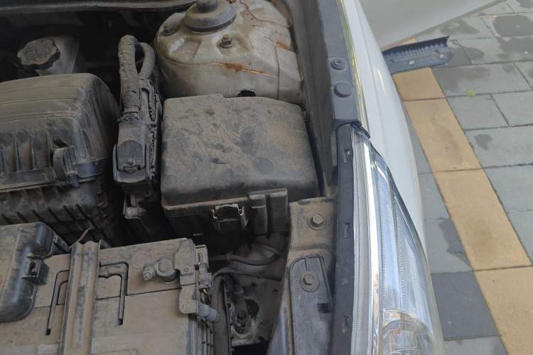 Used Hyundai Sonata 2014 2.0L Automatic Luxury Edition Engine Bay Left