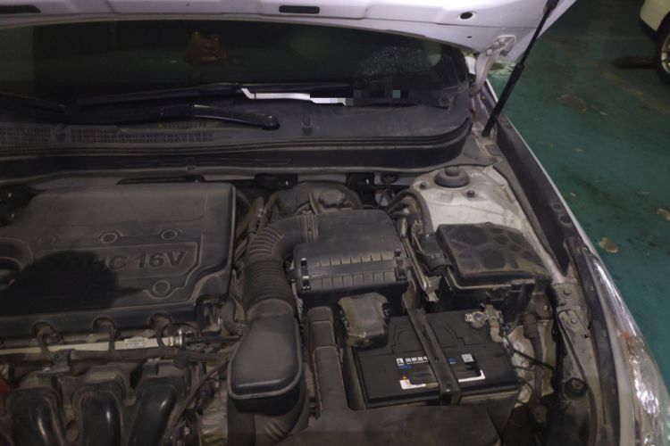 Used Hyundai Sonata 2014 2.4L Automatic Leading Edition China IV Standard Engine Bay Left