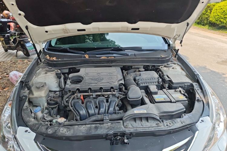 Used Hyundai Sonata 2014 2.4L Automatic Luxury Version China V Standard Engine Bay