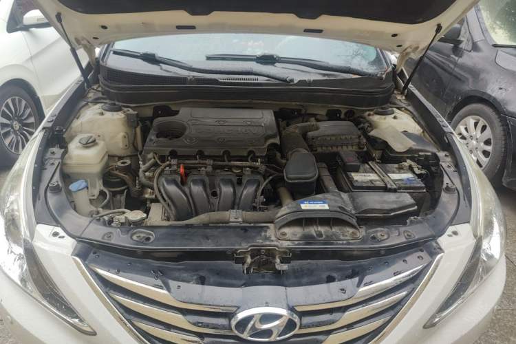 Used Hyundai Sonata 2014 2.4L Automatic Leading Edition China IV Standard Engine Bay