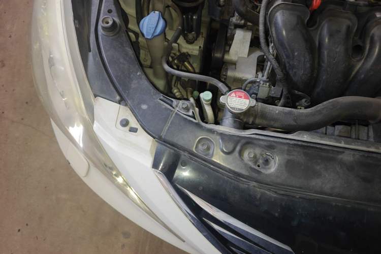Used Hyundai Sonata 2014 2.4L Automatic Luxury Version China V Standard Engine Bay Right