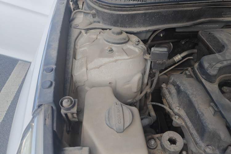 Used Hyundai Sonata 2014 2.4L Automatic Leading Edition China IV Standard Engine Bay Right