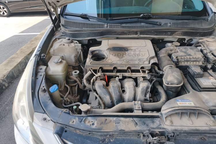 Used Hyundai Sonata 2014 2.4L Automatic Leading Edition China IV Standard Engine Bay Right