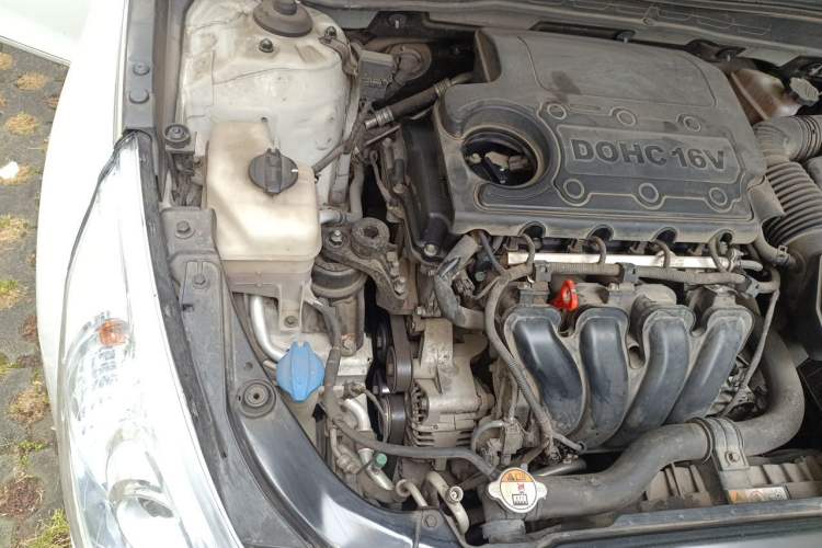 Used Hyundai Sonata 2014 2.4L Automatic Luxury Version China IV Standard Engine Bay Right
