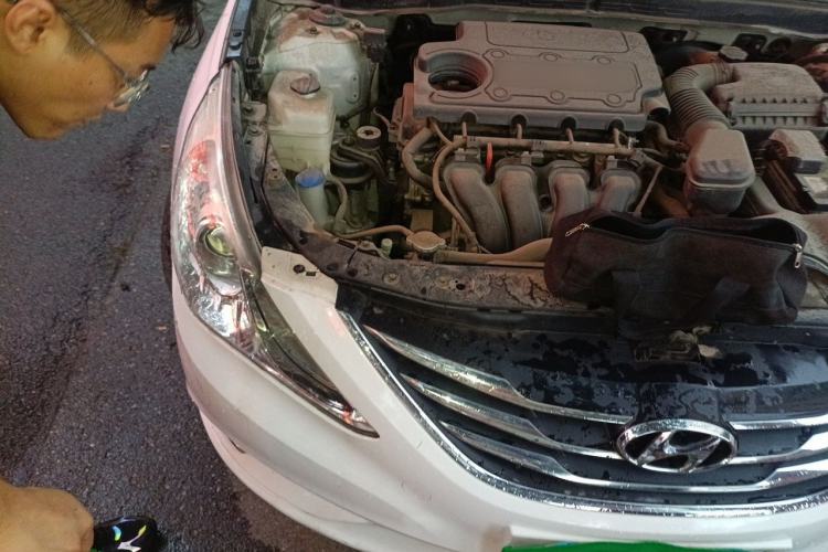 Used Hyundai Sonata 2014 2.4L Automatic Leading Edition China IV Standard Engine Bay Right
