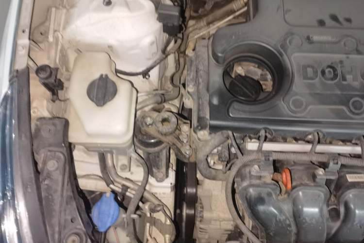 Used Hyundai Sonata 2014 2.4L Automatic Luxury Version China IV Standard Engine Bay Right
