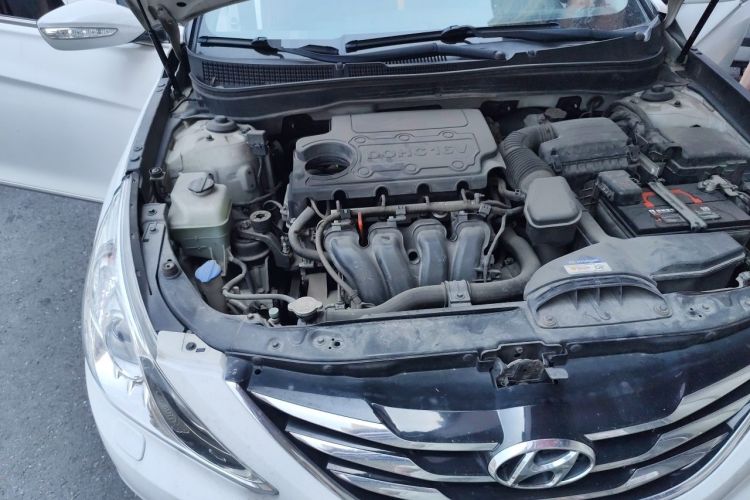 Used Hyundai Sonata 2014 2.4L Automatic Luxury Version China IV Standard Engine Bay Right