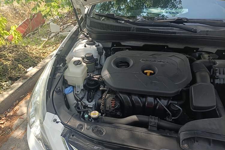 Used Hyundai Sonata 2014 2.0L Automatic Luxury Edition Engine Bay Right