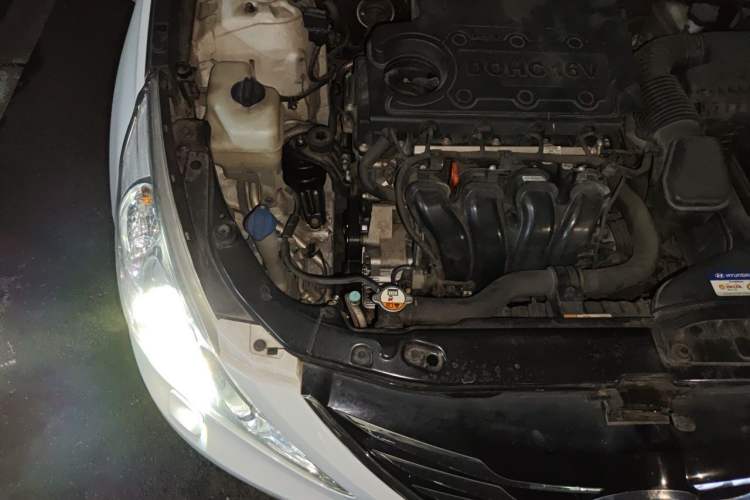 Used Hyundai Sonata 2014 2.4L Automatic Luxury Version China V Standard Engine Bay Right
