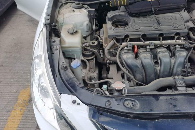 Used Hyundai Sonata 2014 2.4L Automatic Leading Edition China IV Standard Engine Bay Right
