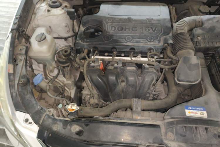 Used Hyundai Sonata 2014 2.4L Automatic Luxury Version China IV Standard Engine Bay Right