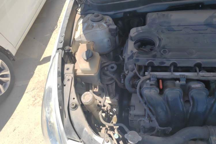 Used Hyundai Sonata 2014 2.4L Automatic Leading Edition China IV Standard Engine Bay Right