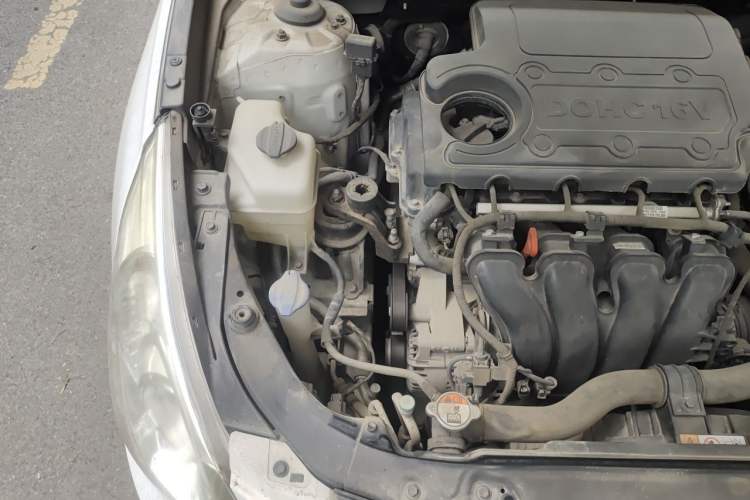 Used Hyundai Sonata 2014 2.4L Automatic Leading Edition China IV Standard Engine Bay Right