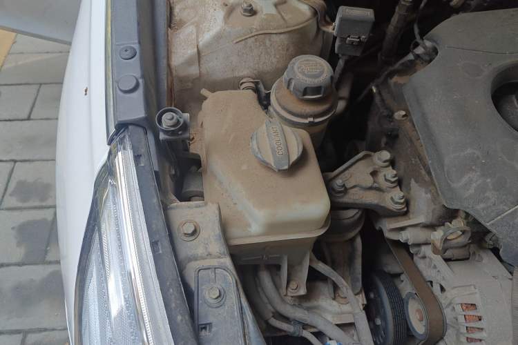 Used Hyundai Sonata 2014 2.0L Automatic Luxury Edition Engine Bay Right