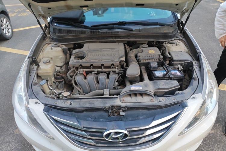 Used Hyundai Sonata 2014 2.4L Automatic Leading Edition China IV Standard Engine Bay