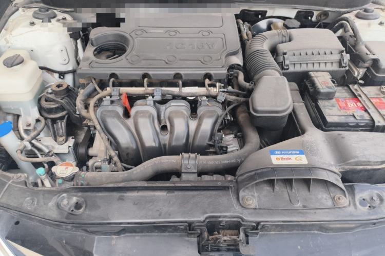 Used Hyundai Sonata 2014 2.4L Automatic Luxury Version China IV Standard Engine Bay