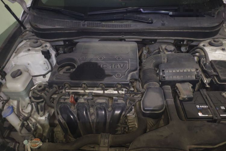 Used Hyundai Sonata 2014 2.4L Automatic Leading Edition China IV Standard Engine Bay