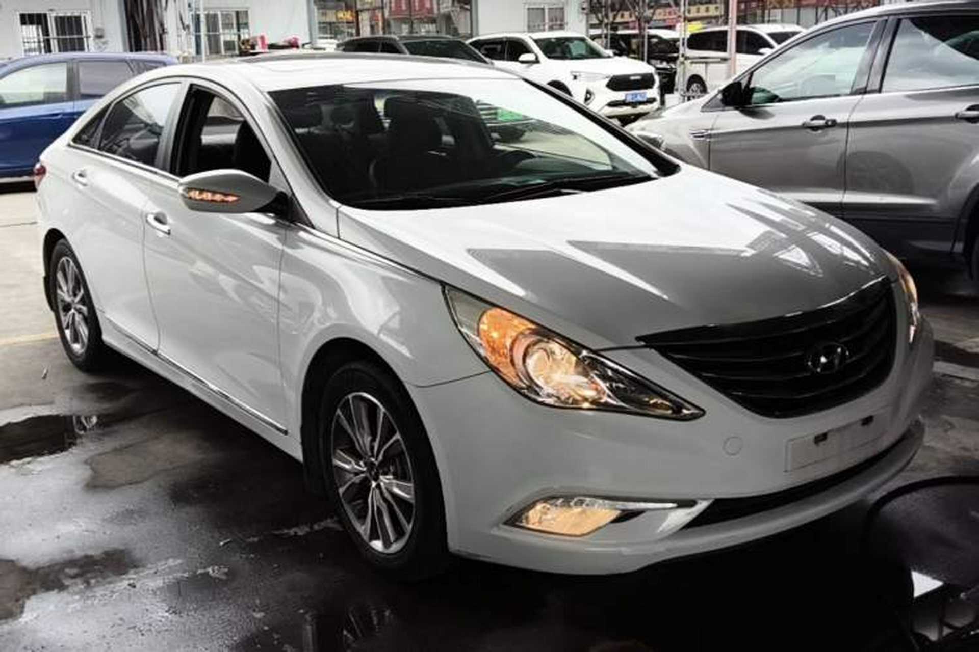 Used Hyundai Sonata 2014 2.0L Automatic Luxury Edition Exterior 1
