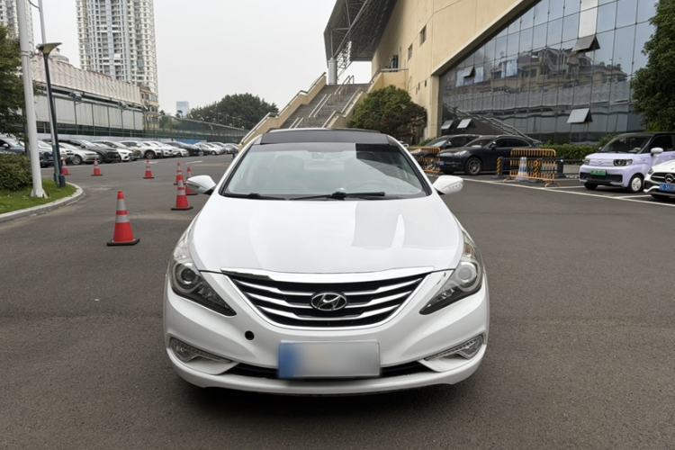 Used Hyundai Sonata 2014 2.4L Automatic Leading Edition China IV Standard Exterior 1