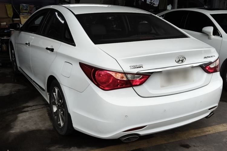 Used Hyundai Sonata 2014 2.0L Automatic Luxury Edition Exterior 2