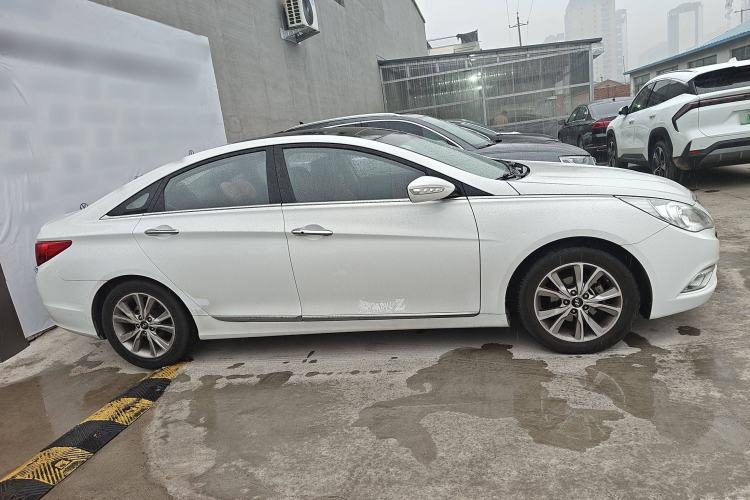 Used Hyundai Sonata 2014 2.4L Automatic Leading Edition China IV Standard Exterior 2