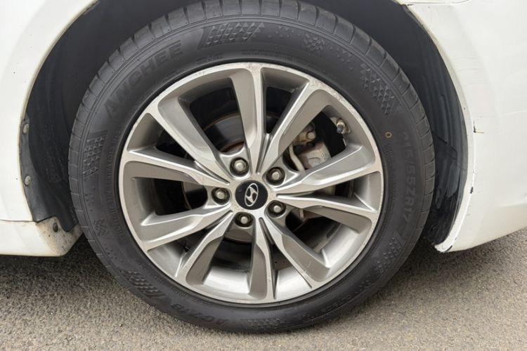 Used Hyundai Sonata 2014 2.4L Automatic Leading Edition China IV Standard Exterior 2
