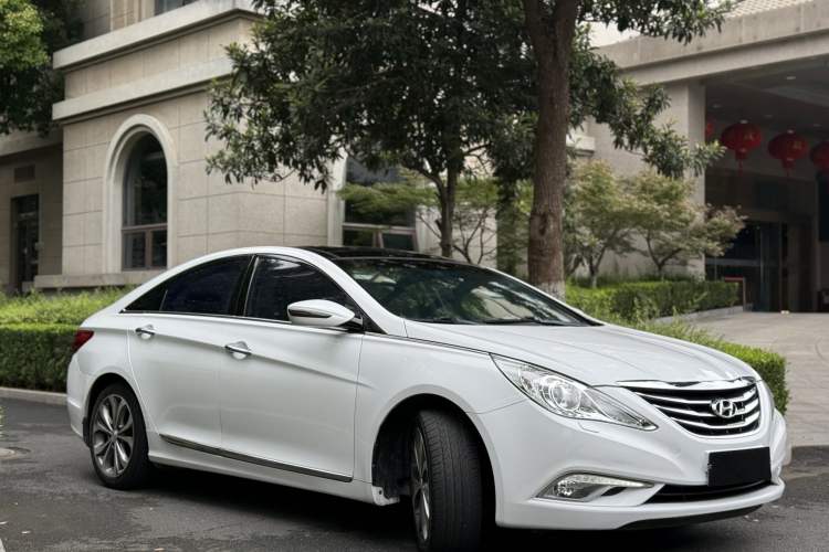 Used Hyundai Sonata 2014 2.4L Automatic Leading Edition China IV Standard Exterior 2
