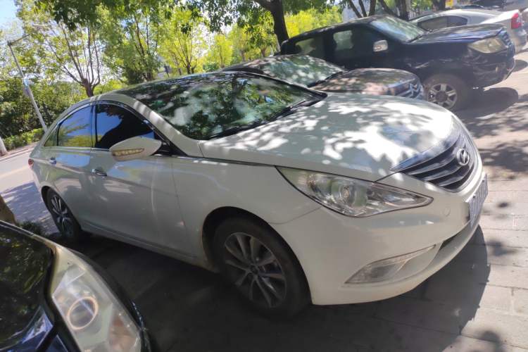 Used Hyundai Sonata 2014 2.0L Automatic Luxury Edition Exterior 2