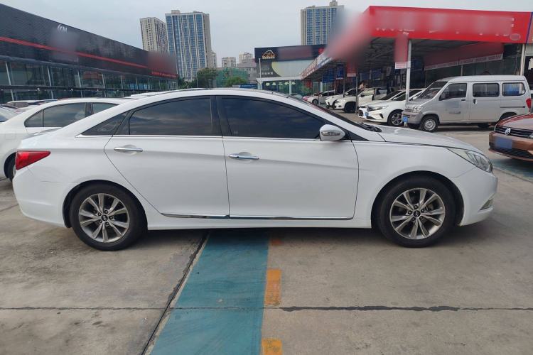 Used Hyundai Sonata 2014 2.0L Automatic Luxury Edition Exterior 2