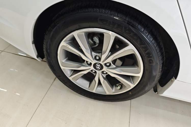 Used Hyundai Sonata 2014 2.4L Automatic Leading Edition China V Standard Exterior 3