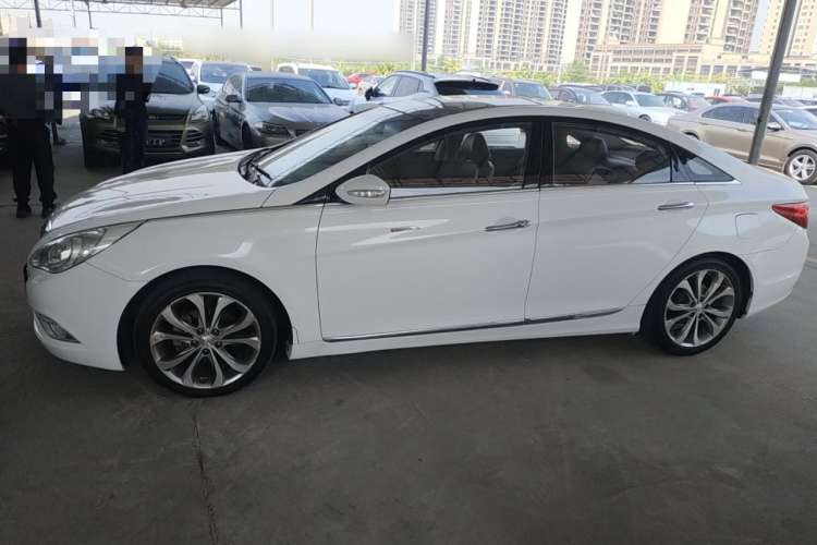 Used Hyundai Sonata 2014 2.4L Automatic Luxury Version China V Standard Exterior 3