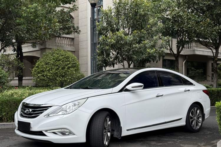 Used Hyundai Sonata 2014 2.4L Automatic Leading Edition China IV Standard Exterior 3