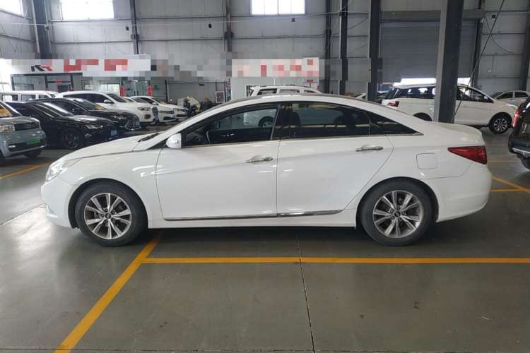 Used Hyundai Sonata 2014 2.0L Automatic Luxury Edition Exterior 3